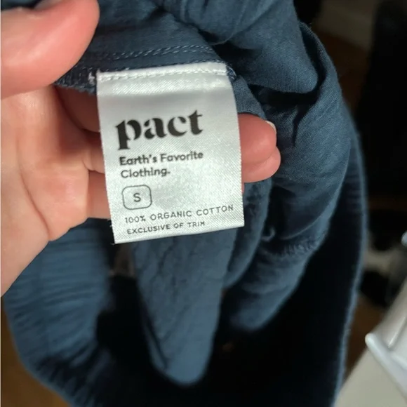 Pact Women's Organic Cotton Navy Shorts - Picture 4 of 5